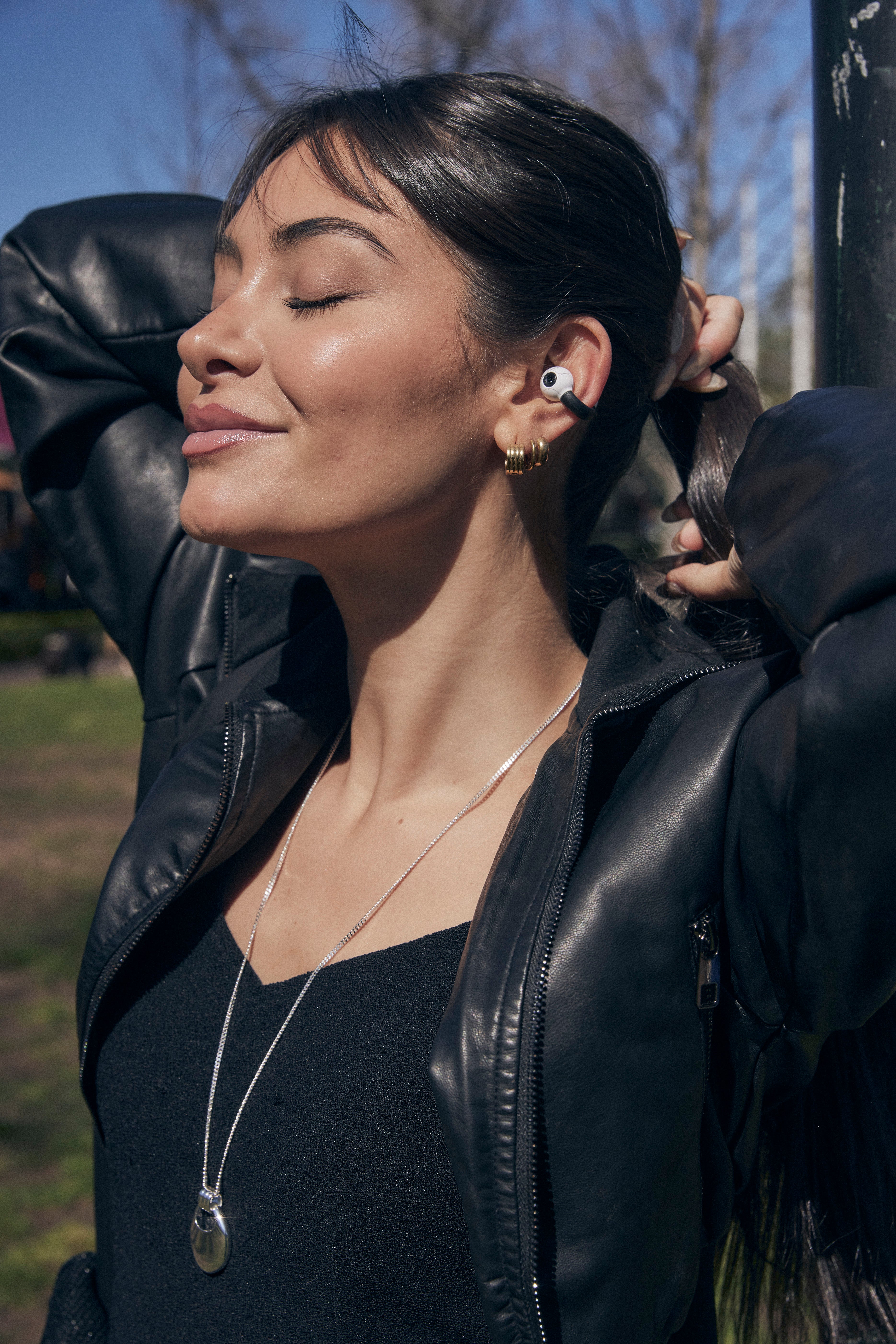 murmood Open-Ear Clip earbuds - Misty Black